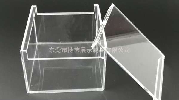 在定制亞克力展示架時，絲印應該注意一些什么事項呢？