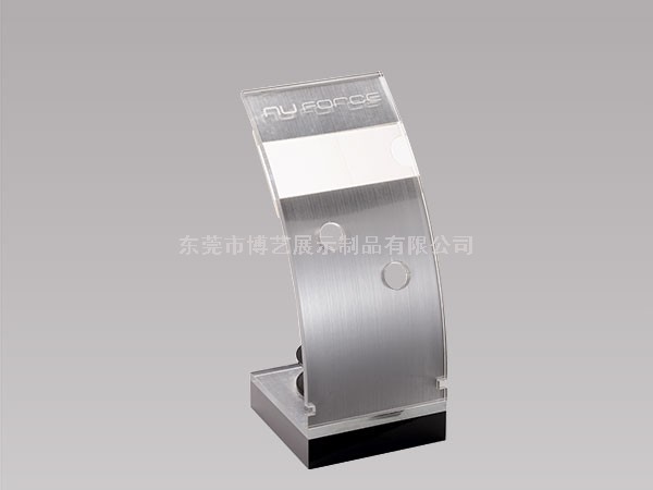 大型超市如何用亞克力制品來(lái)展現(xiàn)商品，讓顧客有消費(fèi)的沖動(dòng)呢？